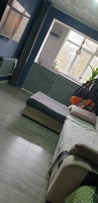 СРОЧНО Просторная 2-комнатная квартира: всё рядом — рынок, школы, сады