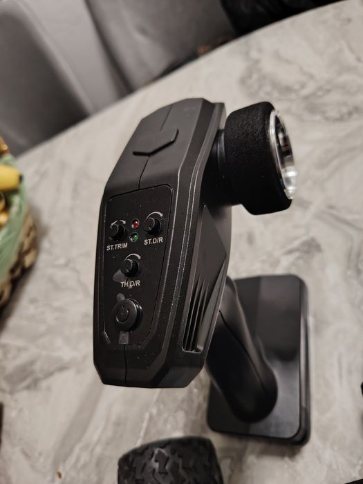 Masinuta cu telecomanda