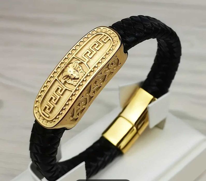 Луксозни мъжки кожени гривни с елементи Версаче