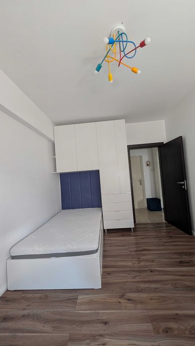 Vând apartament decomandat zona 9 mai