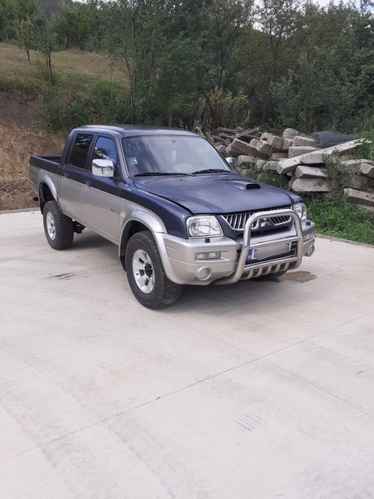 Vând Mitsubishi l200