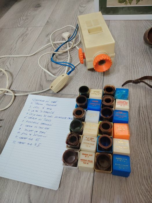 Aparat diafilm românesc