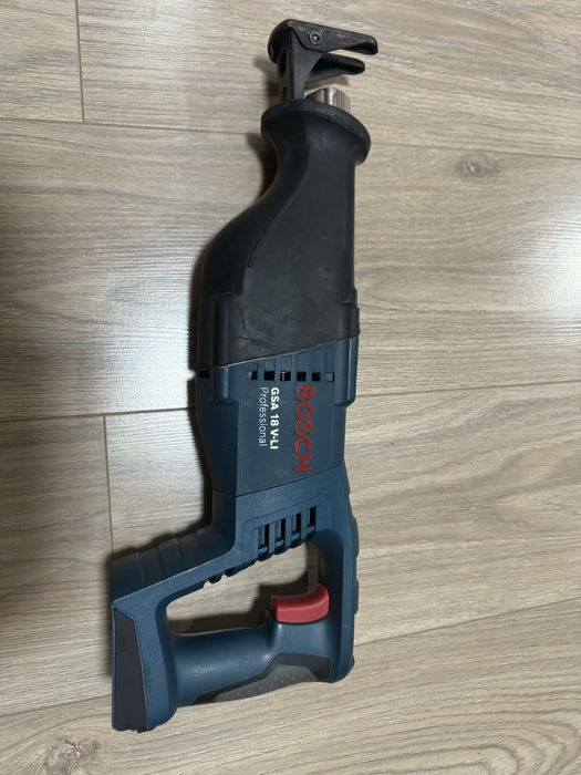 Саблен трион BOSCH GSA 18 V-LI