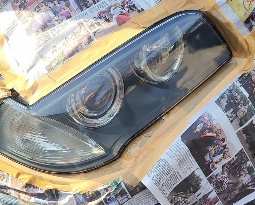Polish faruri matuite. Polis auto. Reconditionare faruri ingalbenite