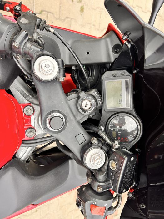 Honda CBR 600F.  F4i 2001
