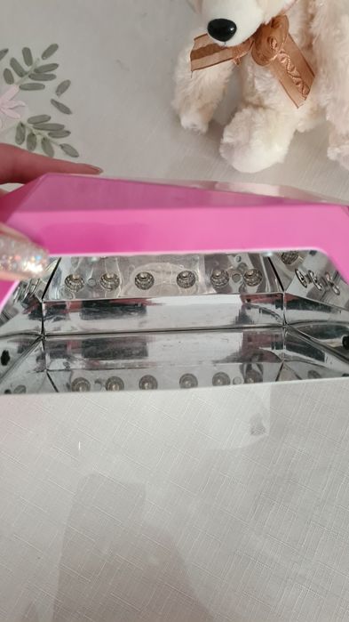 УФ лампа для маникюра