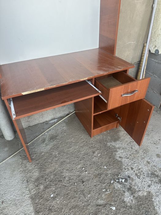 Стол для учебы..