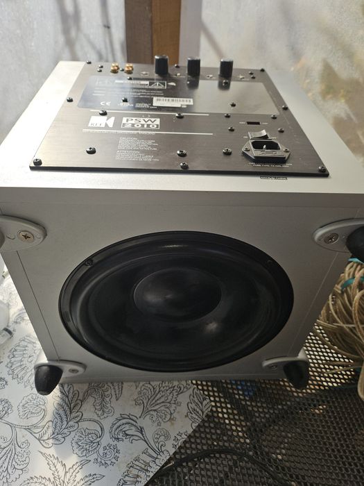 De vinzare  subwoofer activ KEF PSW 2010.
