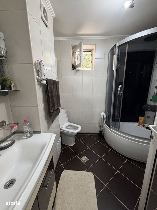 De vânzare apartament 3 camere la Cheie 74 mp