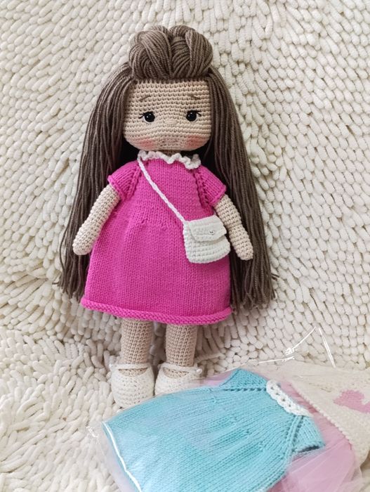 Кукла вязанная крючком
