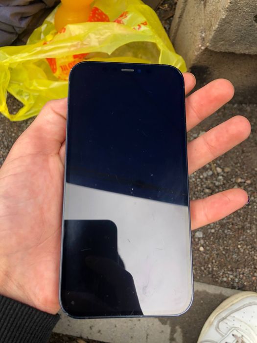 Iphone 12 обменяю