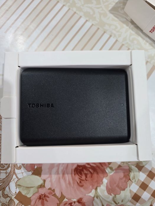 Преносим външен твърд диск Toshiba Canvio Basics с капацитет 2 TB