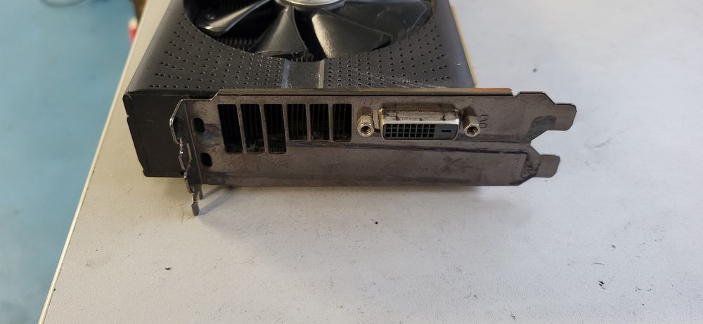 Placă video Sapphire NITRO RX 470 4GB GDDR5 –funcționează foarte bine