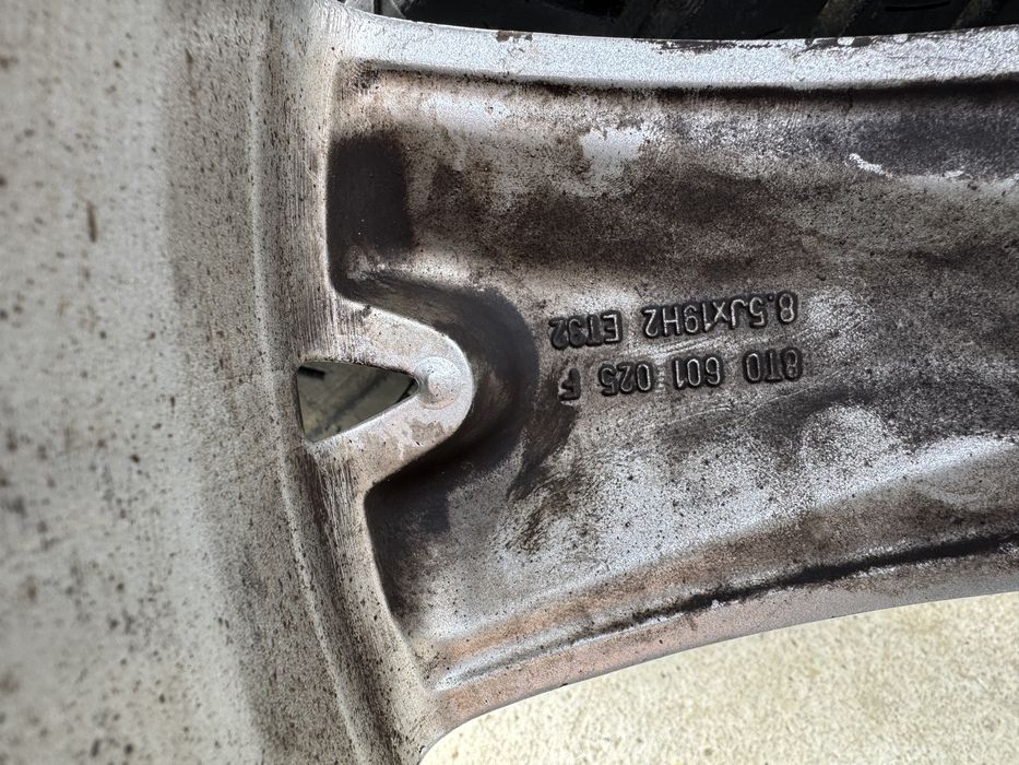 Roti / Jante R19 5x112 concave ET 32 8.5J Audi VW cauciucuri vara 235/55/19 DOT 0420