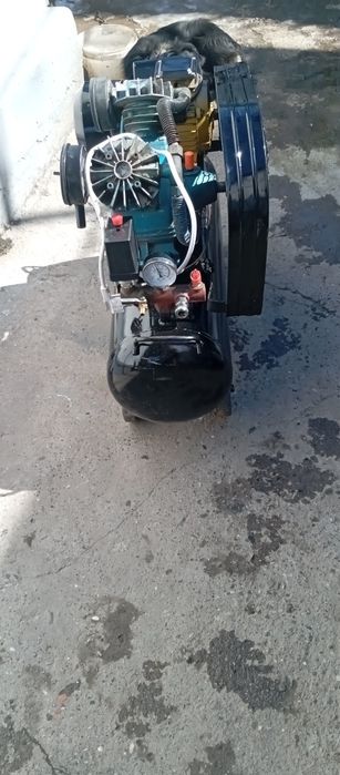 Воздушный компрессор