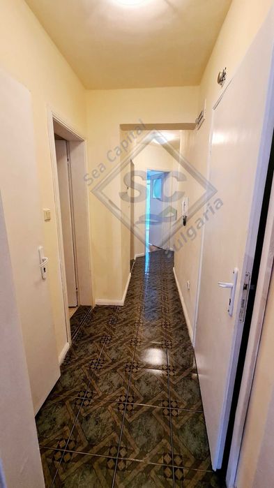 Дава се под наем Тристаен апартамент в Варна, Червен площад - 92 кв.м за 510 € - Снимка #3