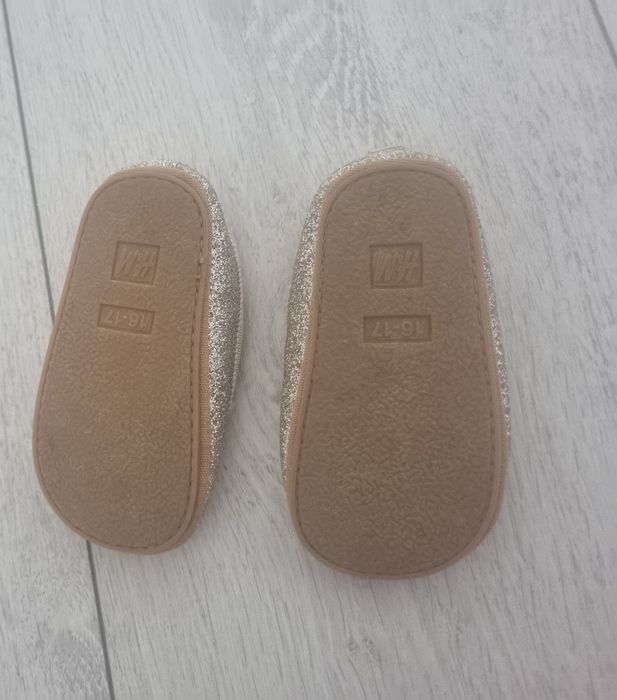 Balerini H&M masura 16-17 purtati o singura data