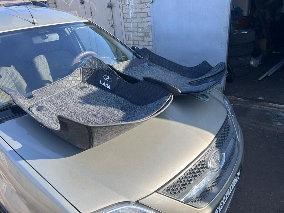 Продам коврики на Ларгус