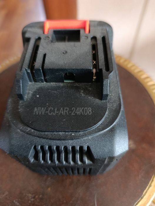 Продается аккумулятор для шуруповерта новый