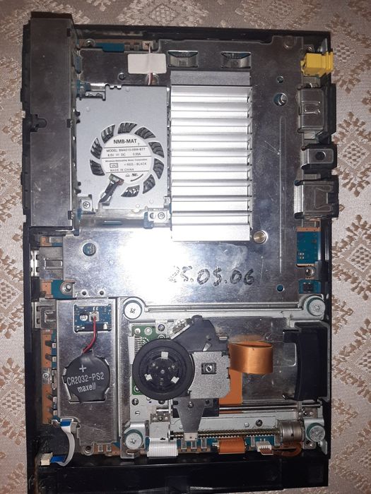 Продам Sony PlayStation-2 на запчасти.