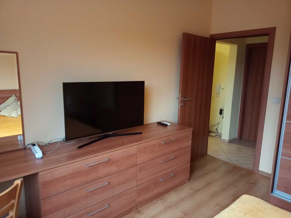 Тристаен апартамент под наем, Варна, Червен площад