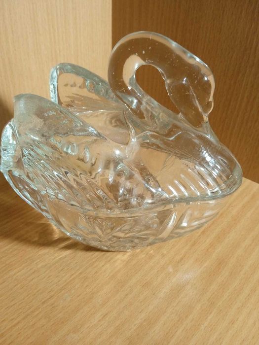 Конфетница хрустальная Лебедь