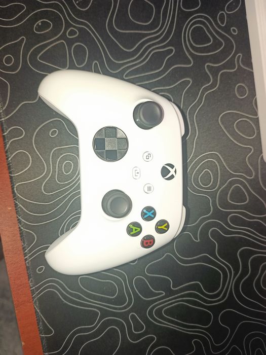 Продам приставку консольк xbox series s