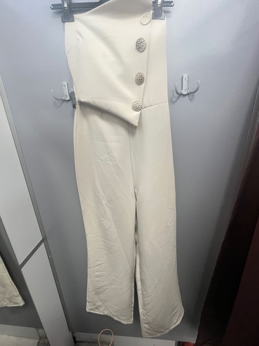 Официален гащеризон и рокля