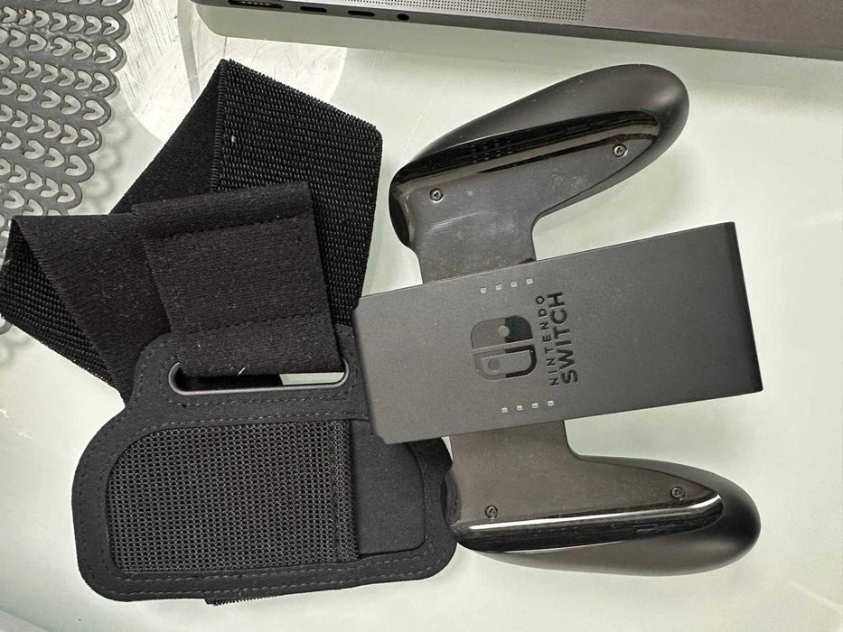 NINTENDO Switch + 8 jocuri