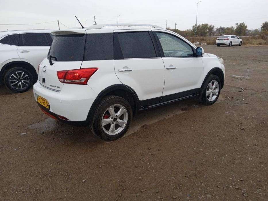 Ховер-М4 кроссовер.