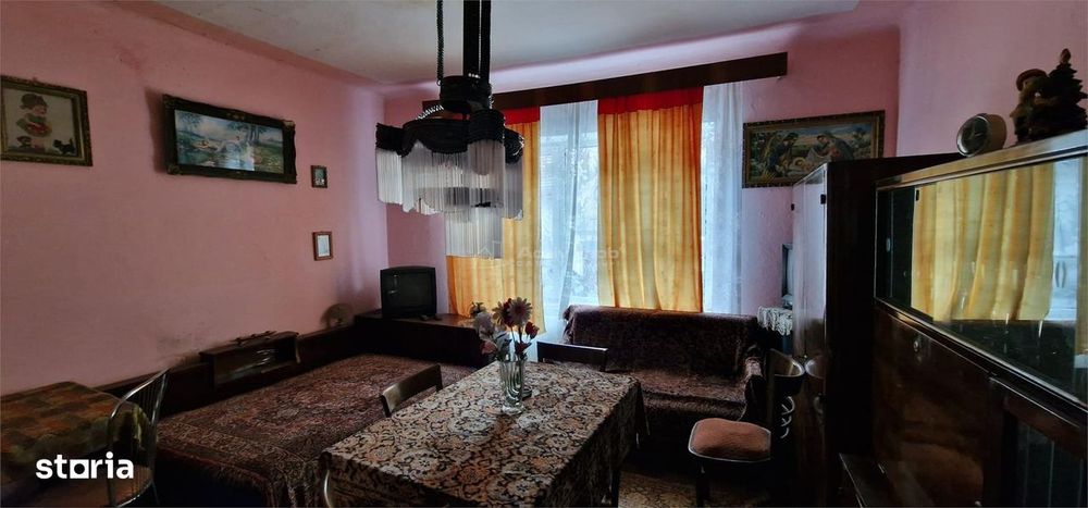 Resita Casa Singur in Curte Zona Muncitoresc