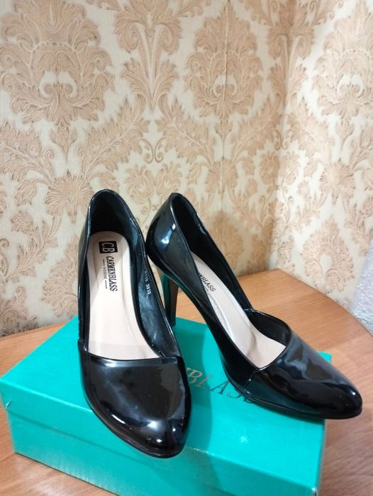Женскик лакированные туфли