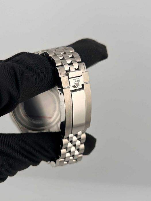 Наручные часы TUDOR Black Bay