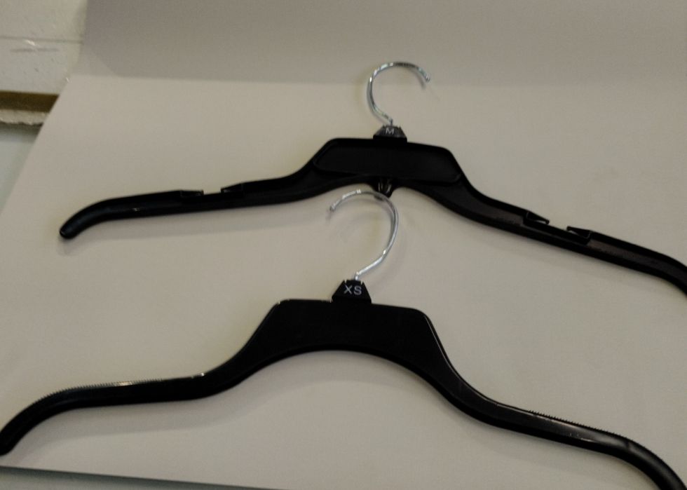Продам плечики для одежды.