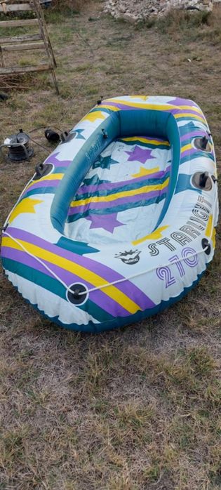 Продавам надуваема лодка