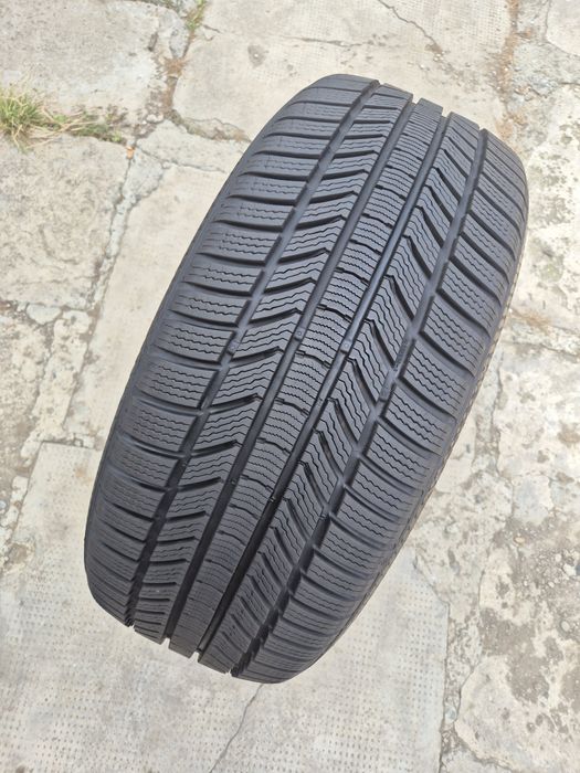 O bucată 245/45 R19 M+S iarnă - una Continental Gislaved