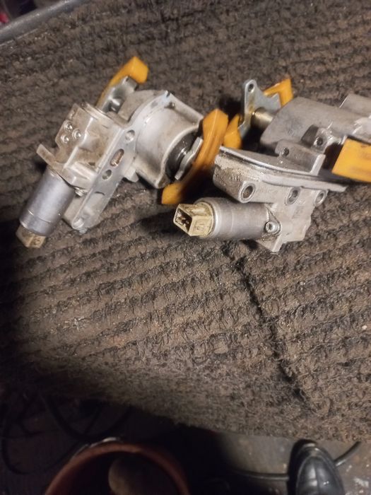 Продам гдронатяжители цепей ауди а6ц5 2.4л 2.8л. Правый и левый