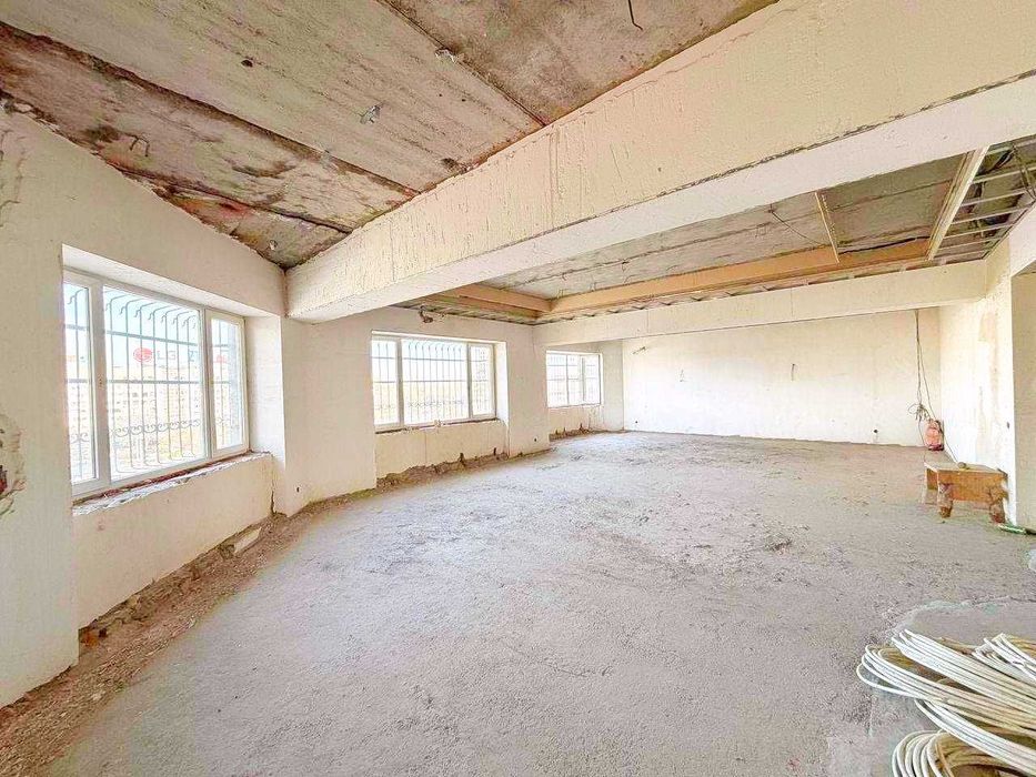 Срочно Центр. Габус. Метро Айбек. 220 м² свободы