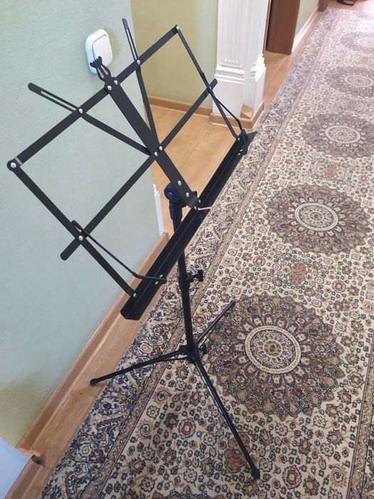 Продам пюпитр для нот