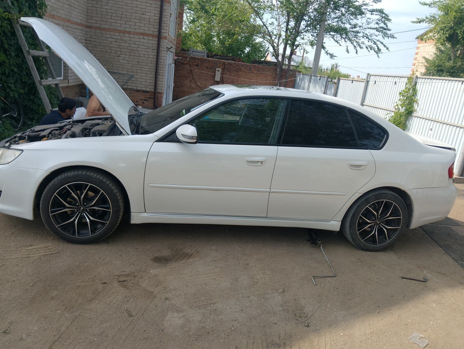 Продам суббаро легаси