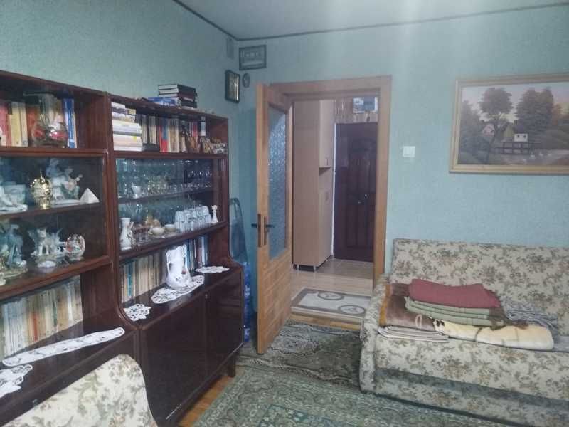 Vand urgent Apartament 2 camere zona Carrefour