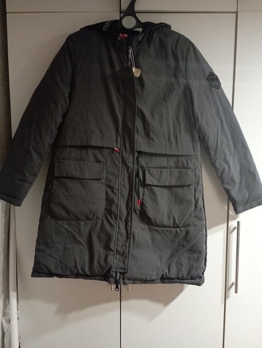 Продам парку   ,плащи, костюм