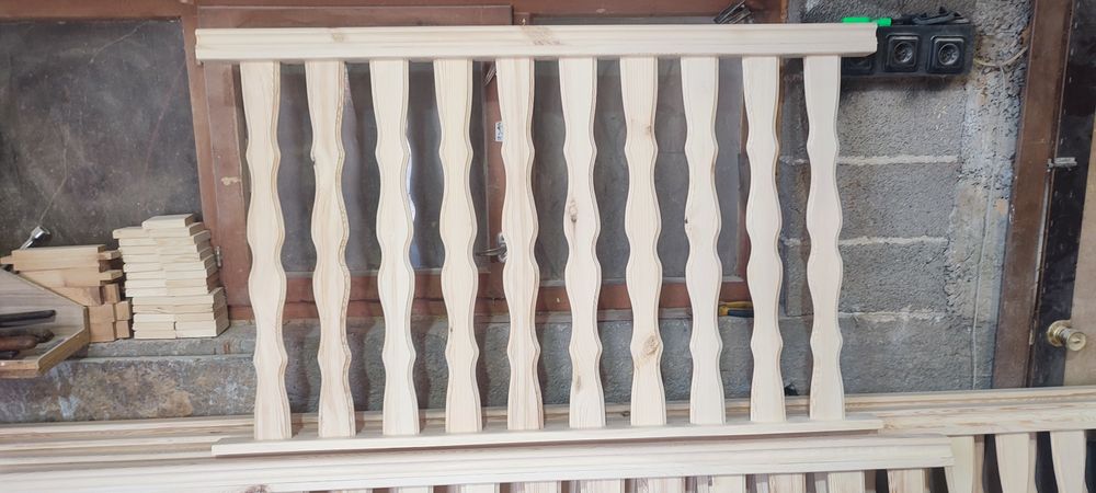 Дървен парапет от масив