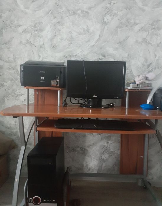 Компутер lg стол