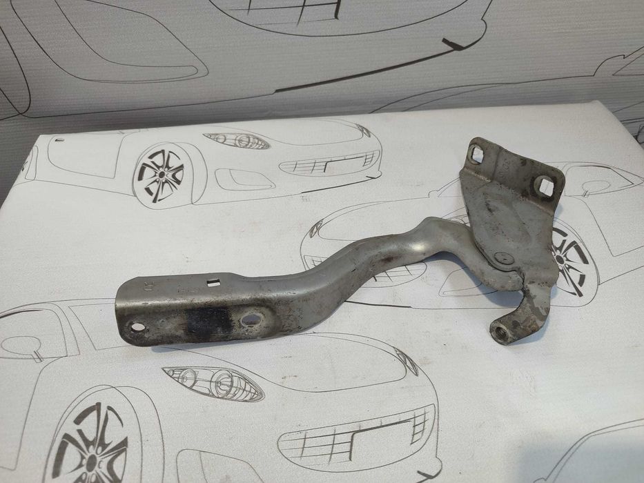 Balama Capotă Dreapta Nissan Pulsar (C13) 2014–2018 / Cod OEM 654003DN0A (5D2)