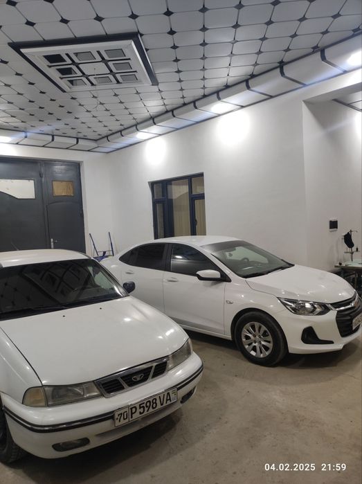 Qarshi shaxar saroy feron mahalla 6 sotix 6 xonali xovli