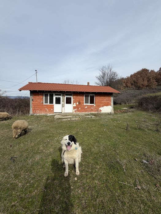 Продава се имот с къща в старото село Баничан, община Гоце Делчев