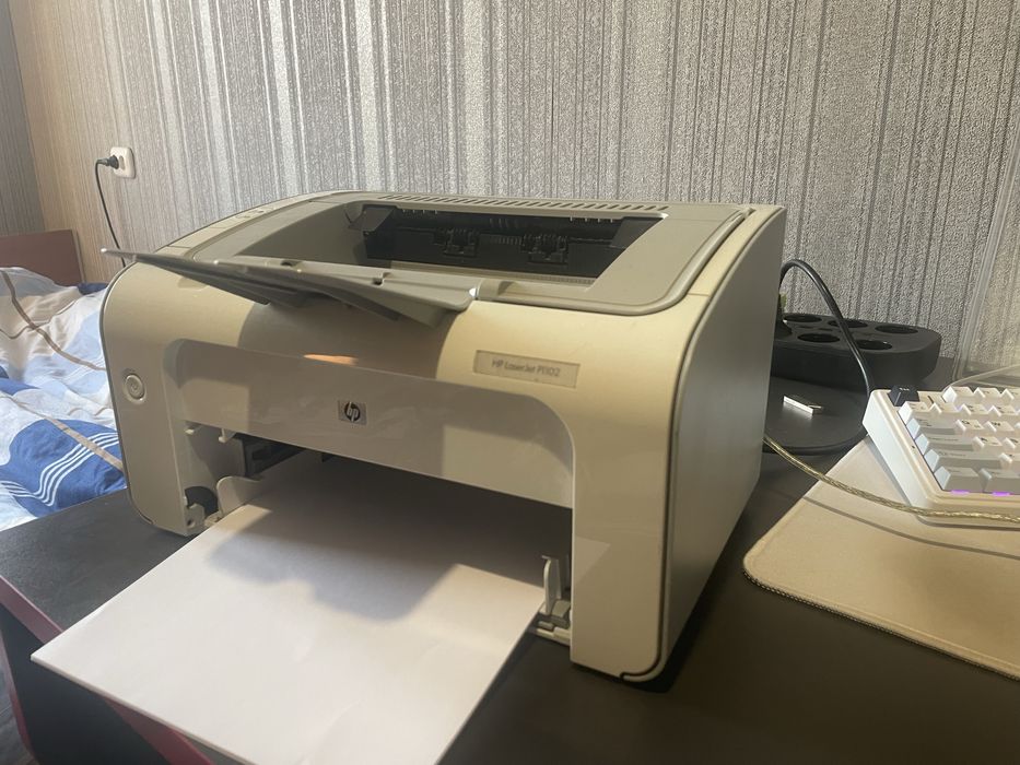 Приниер HP LASER JET P1102