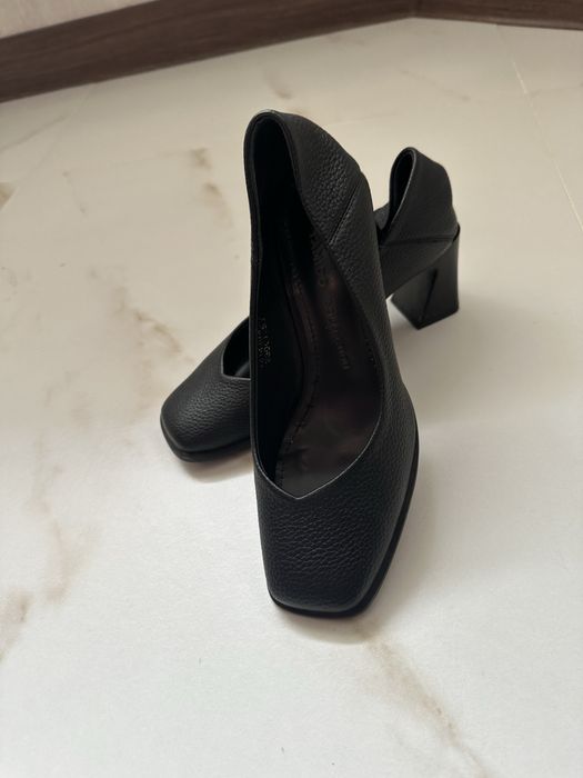 Женские кожаные туфли