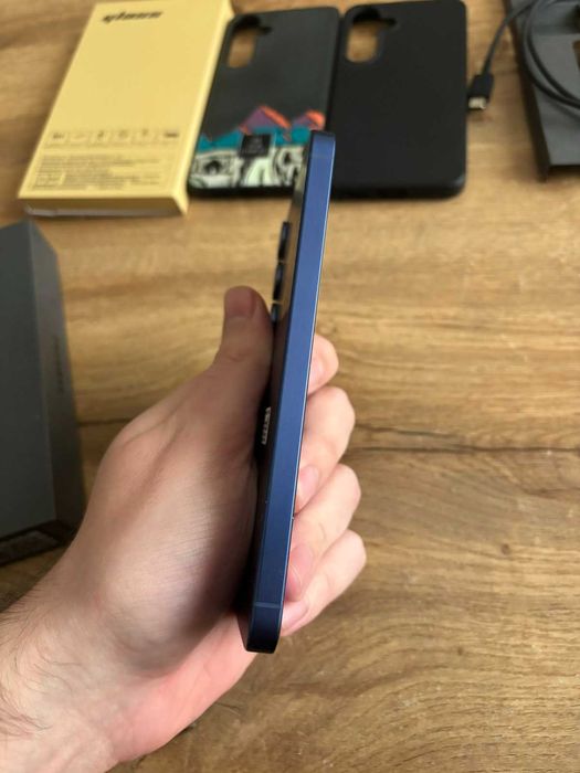 Samsung Galaxy S25 12/256GB Navy Оставаща гаранция!